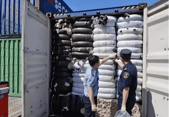 日本高管在中国走私稀土被抓现行，外交部一句话怼得日媒哑口无言！
中国稀土一断供日