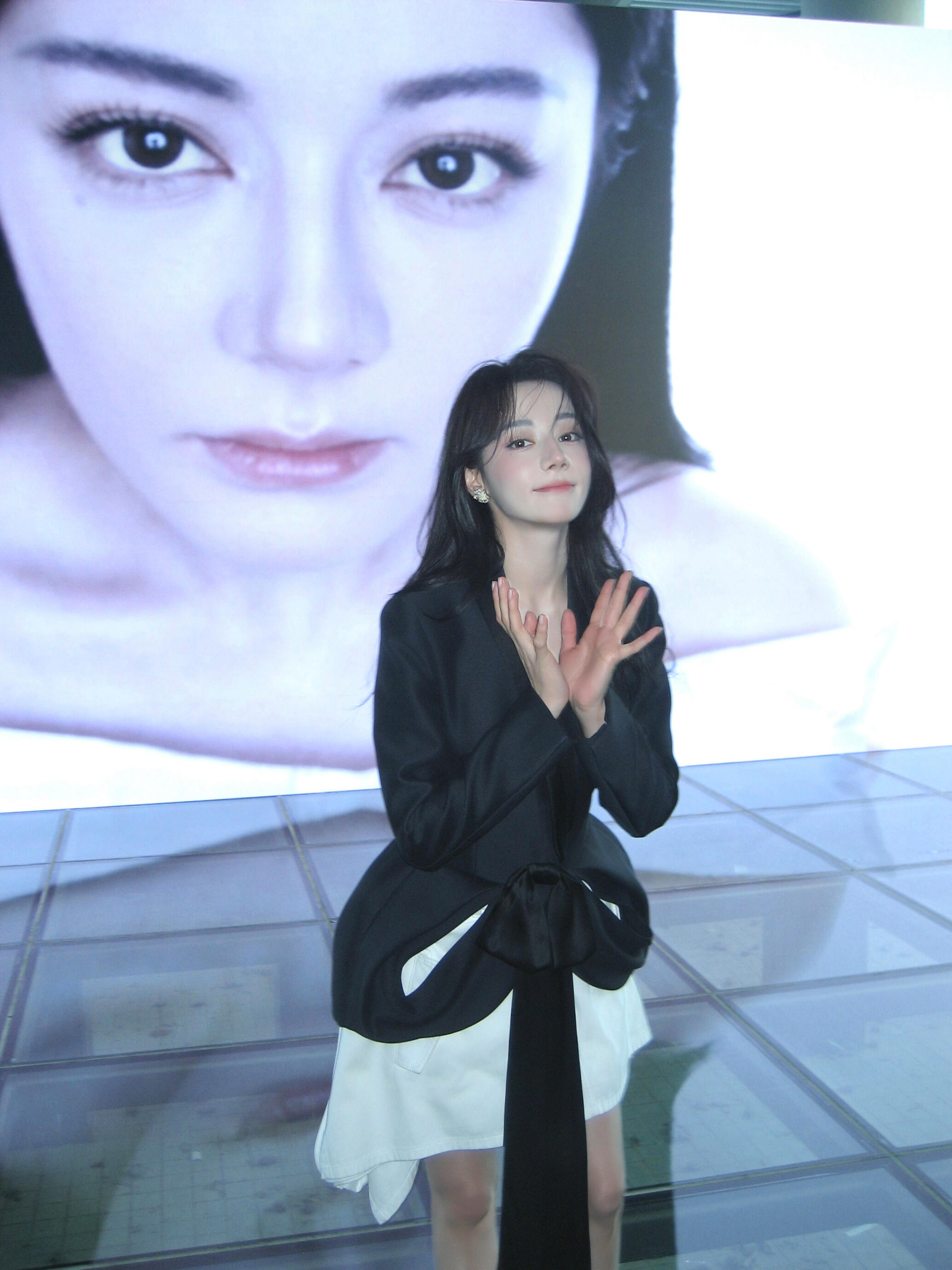 “成功女人的背后都是自己” 