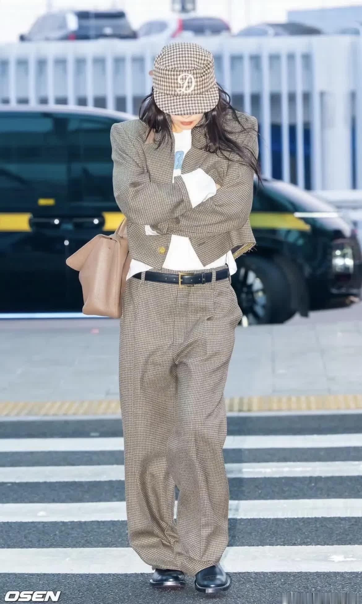 like jennie！普通小美女也可以学的jennie穿搭，简约松弛 