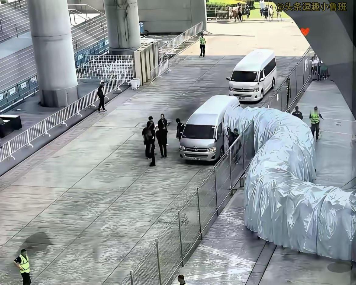 谁懂啊！路过这种商务车真的会好奇里面装了啥