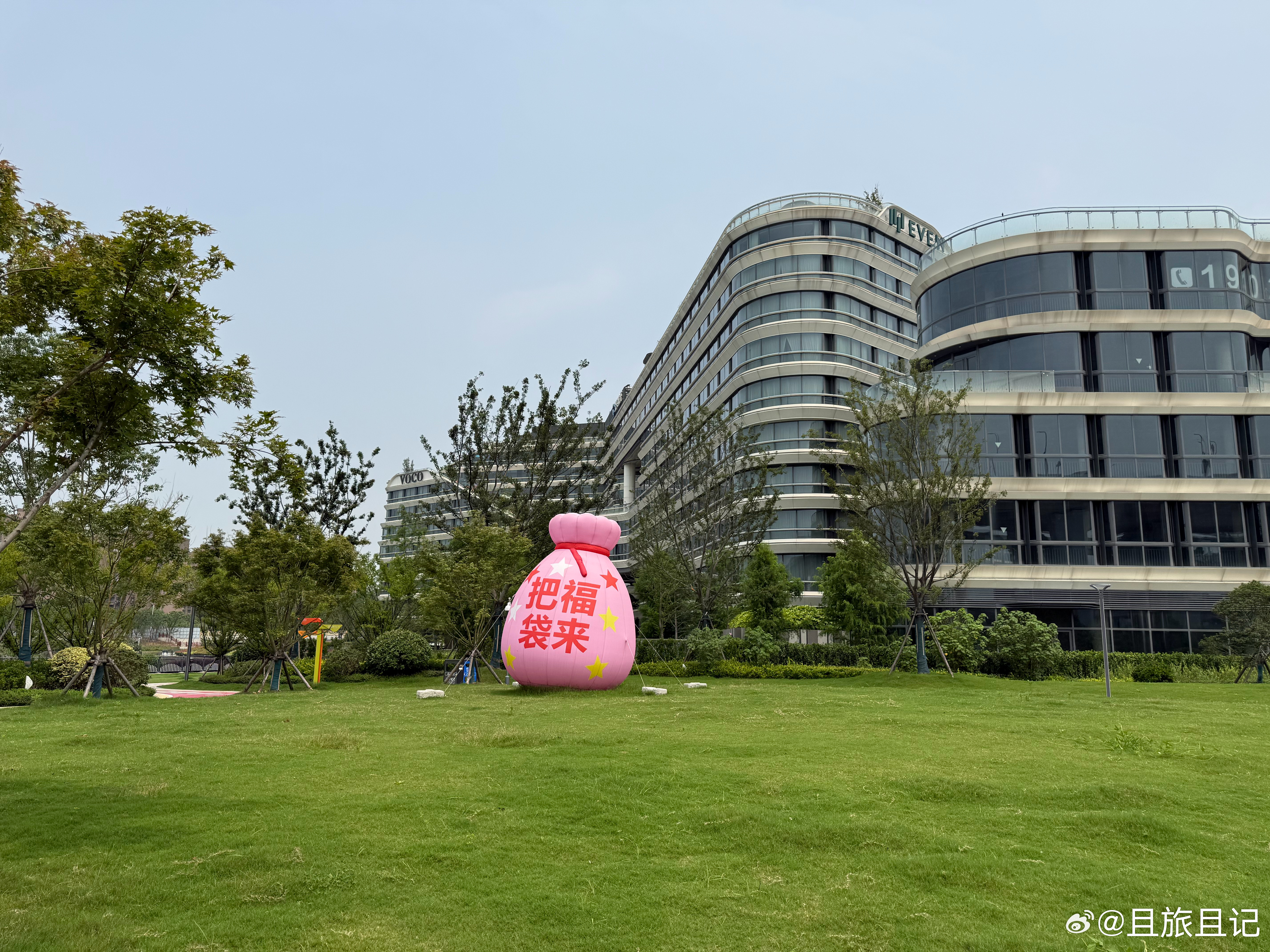 上海国家会展中心边上闲逛。 上海·国家会展中心(上海)