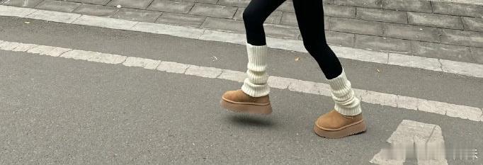 是我去年冬天没出门的缘故吗？怎么今年上街全是这种搭配 
