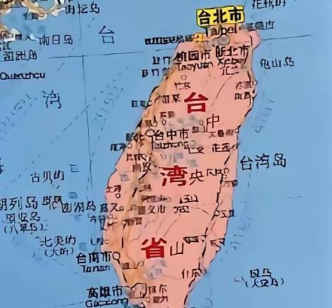 很多人问：“中国为什么不趁机收回台湾？”
 
这话问得太急了！真当收回台湾是敲个