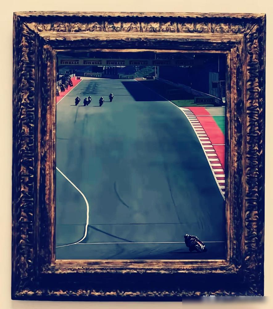 别再吹什么师徒情深了。
我告诉你，这是一场蓄谋已久的豪赌。14冠老车手牙哥，押