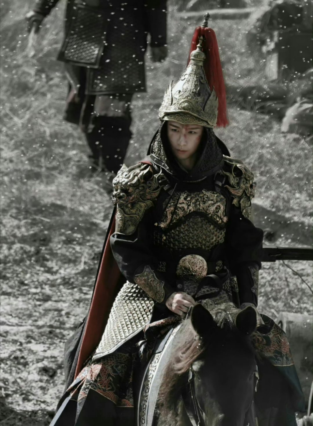 成毅两京十五日雪中甲胄造型太子殿下好帅期待播出！！！ 
