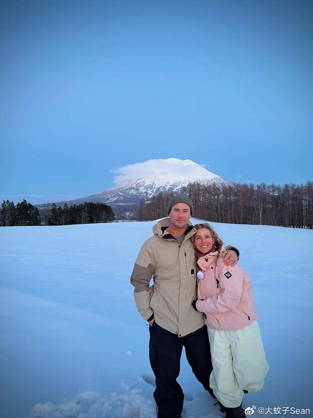 chris hemsworth克里斯海姆斯沃斯和妻子Elsa partky埃尔莎