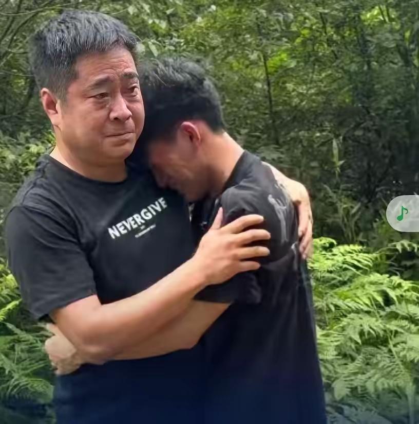 世间最动人的亲情，从不是血脉与生俱来的牵绊，而是陌生人般的亲戚，愿意赌上自己的一