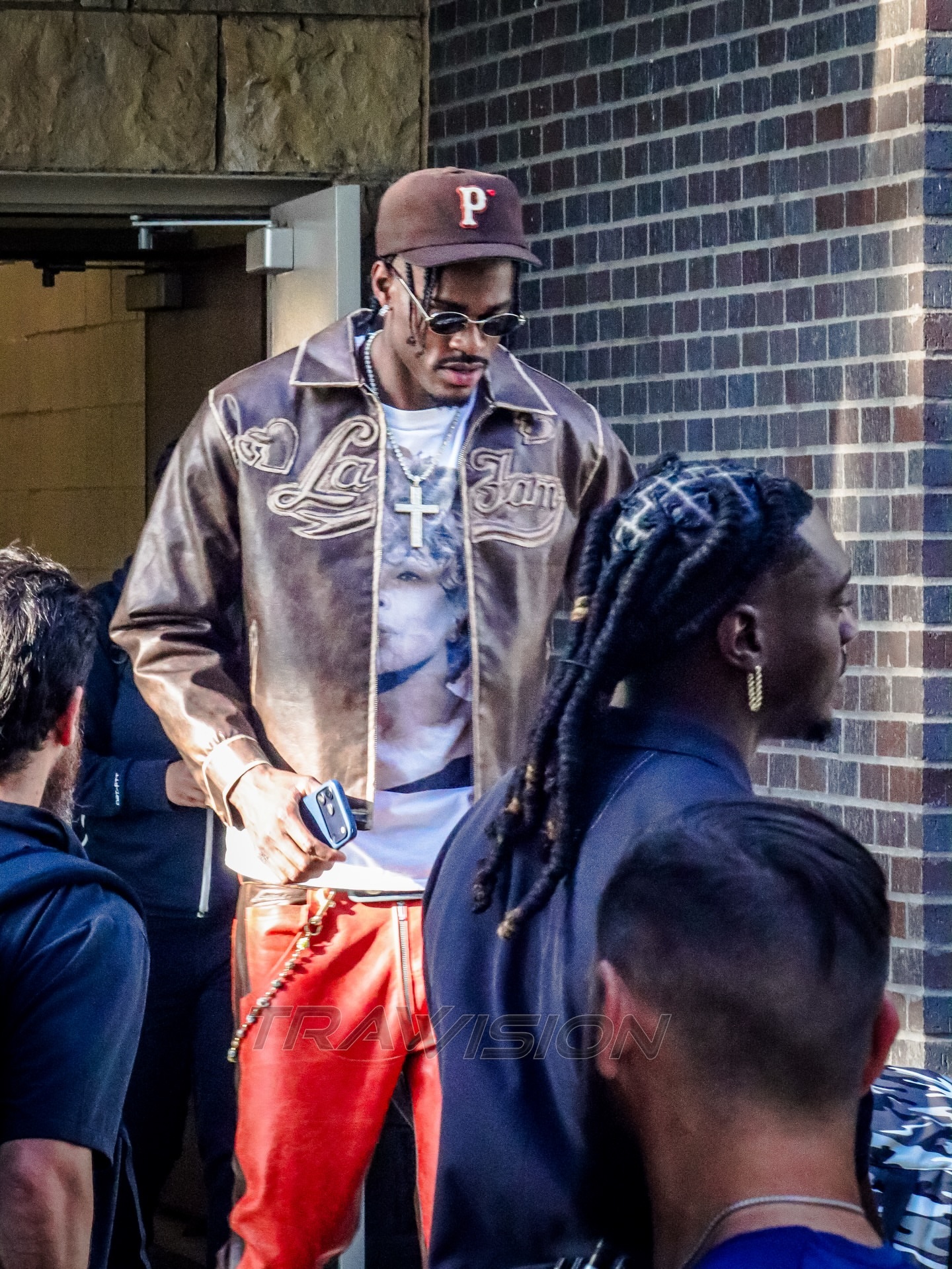 彪哥，目前作为队内的边角料球员，其实这事本没必要发酵的这么厉害，我也不希望把彪哥