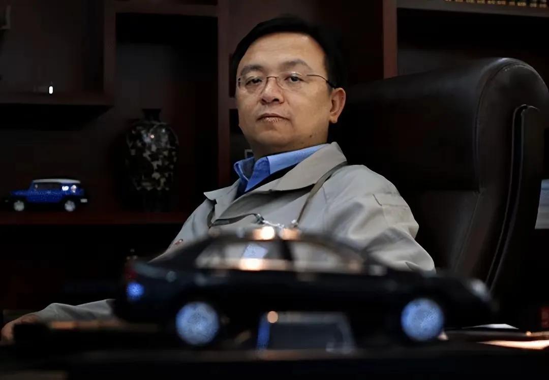 你绝对想不到，身家千亿的比亚迪创始人王传福，如今依然坚持每周雷打不动做一件事：拎