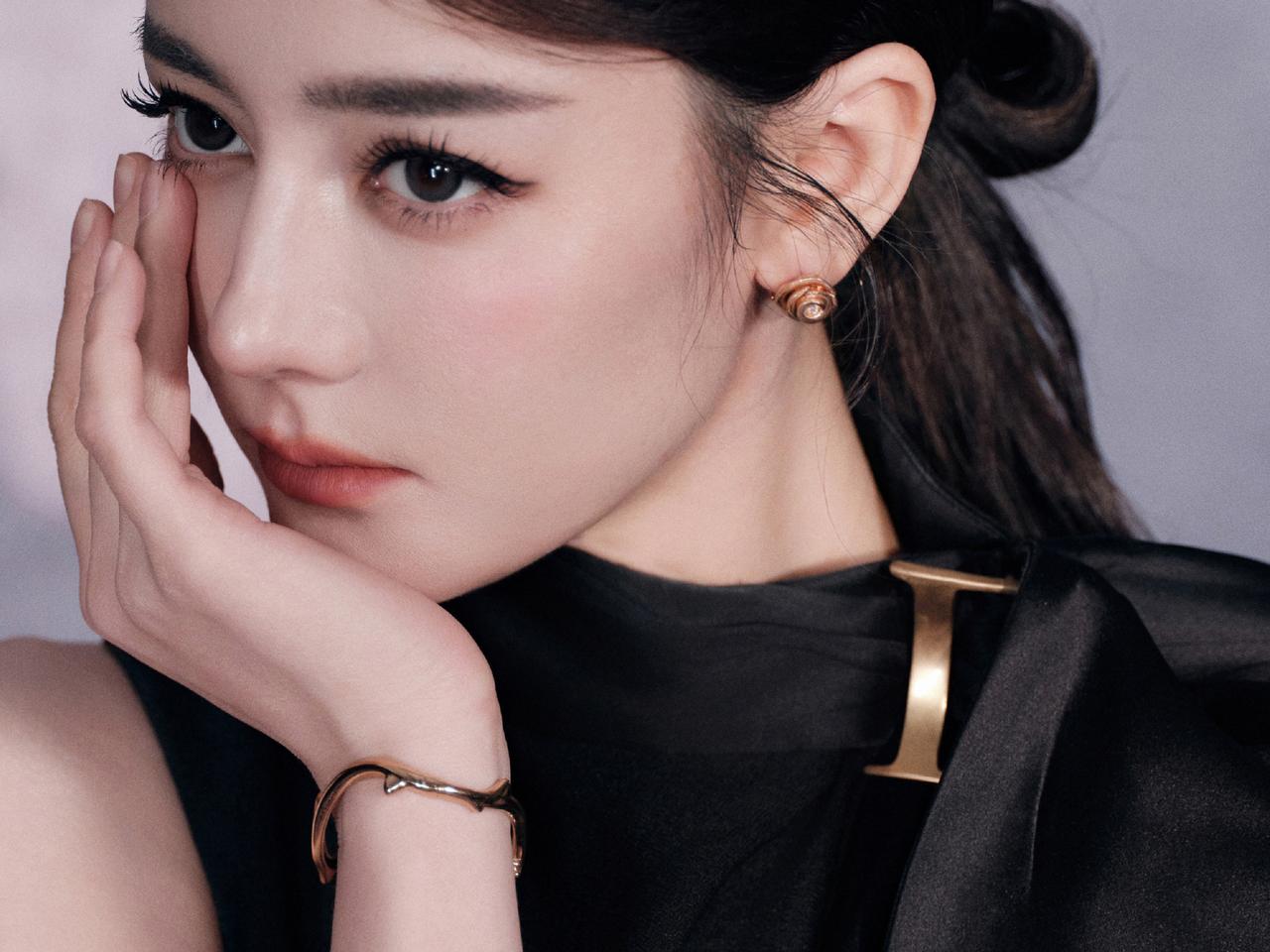 一张毫无瑕疵的脸👀