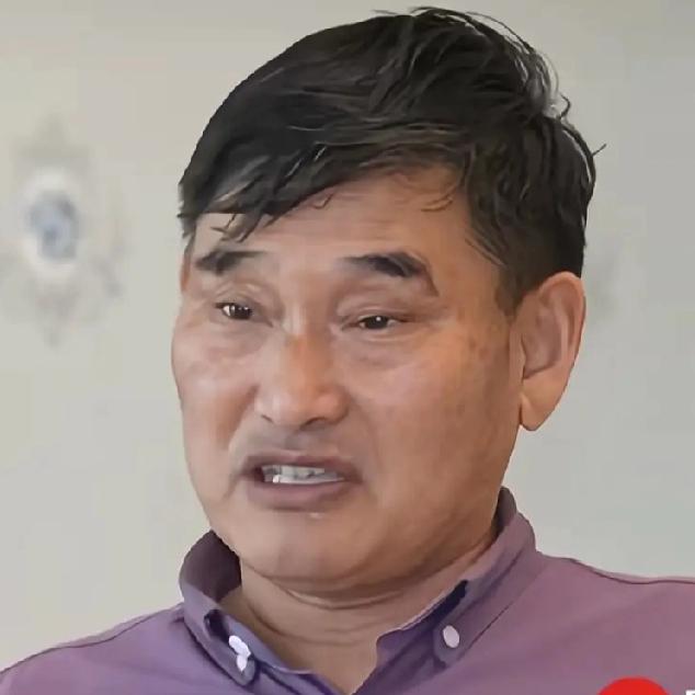 为什么朱之文快60岁了，
还在到处跑商演赶场子？
我猜原因只有一个，那就是他年轻
