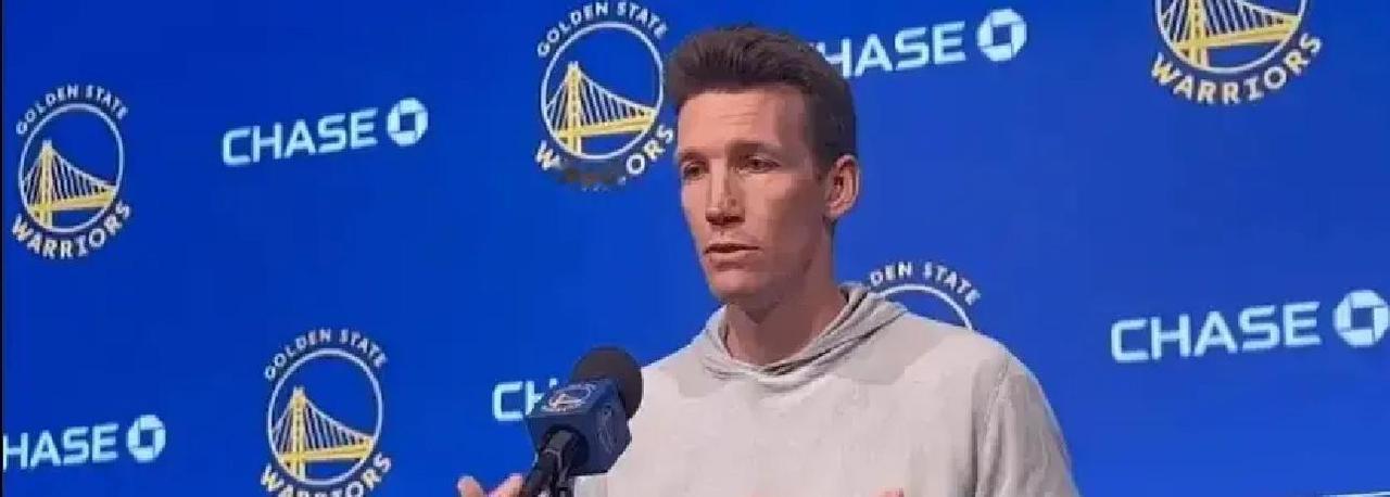 当所有球迷都在高喊“交易”时，勇士管理层的真正胆识，是选择“不交易”。
 
他们