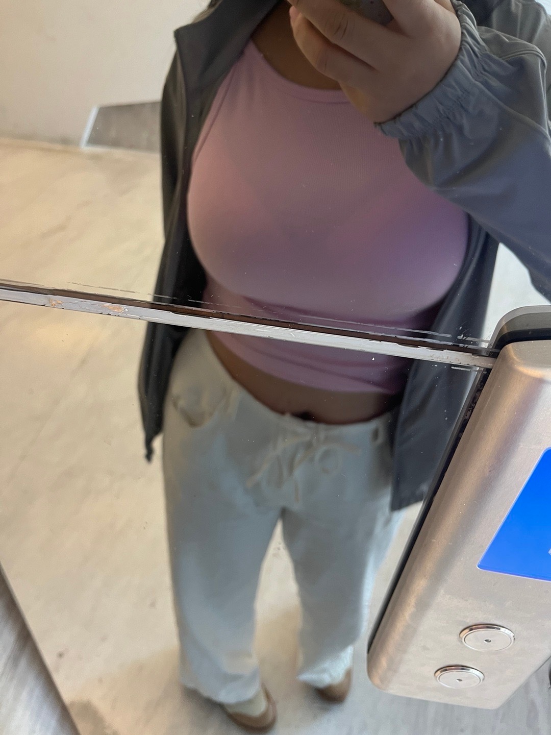 来姨妈了还穿白裤子 反骨崽的一生 