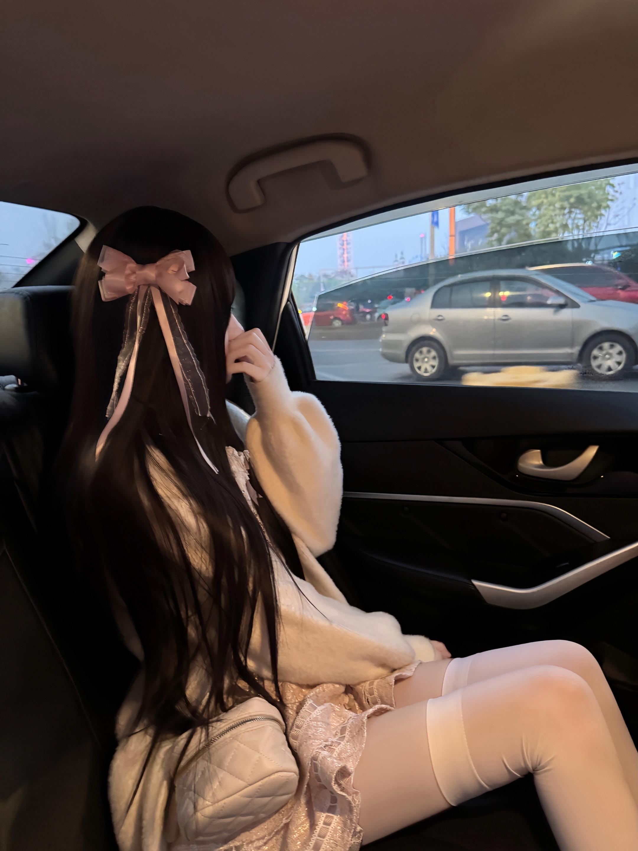 我可以一直吃同样的饭反复听同样的歌我不喜欢新鲜感 我想要安稳的一切