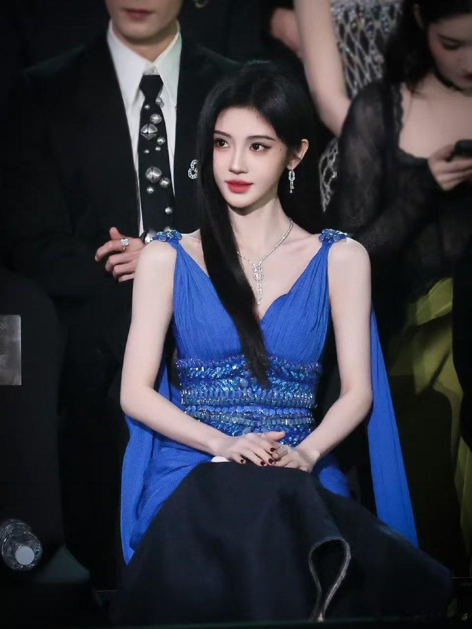 陈都灵鞠婧祎宋祖儿 偷偷加微信咪的天，小鞠宝宝…美鼠了那这还说啥了 我爸的女儿归