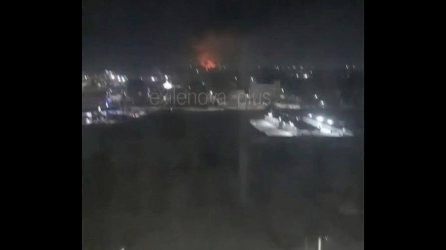 凌晨连环爆炸！
罗斯托夫深夜遭袭，俄军后方枢纽遭遇冲击。
 
当地时间7月27日