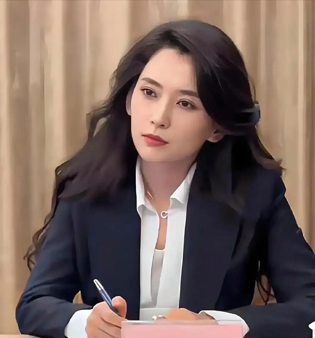 我知道森林北结过婚，也有个女儿，可真没料到她还有个儿子。她之前在社交平台发过和儿