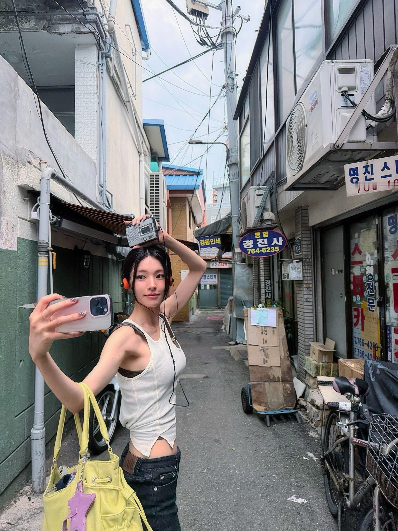 安河英 ins更新 