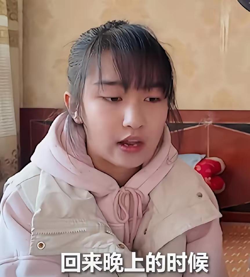 宁夏一个13岁的小姑娘，在冰面上奋力救下了落水的人，可回到家却编了个“被洒水车淋