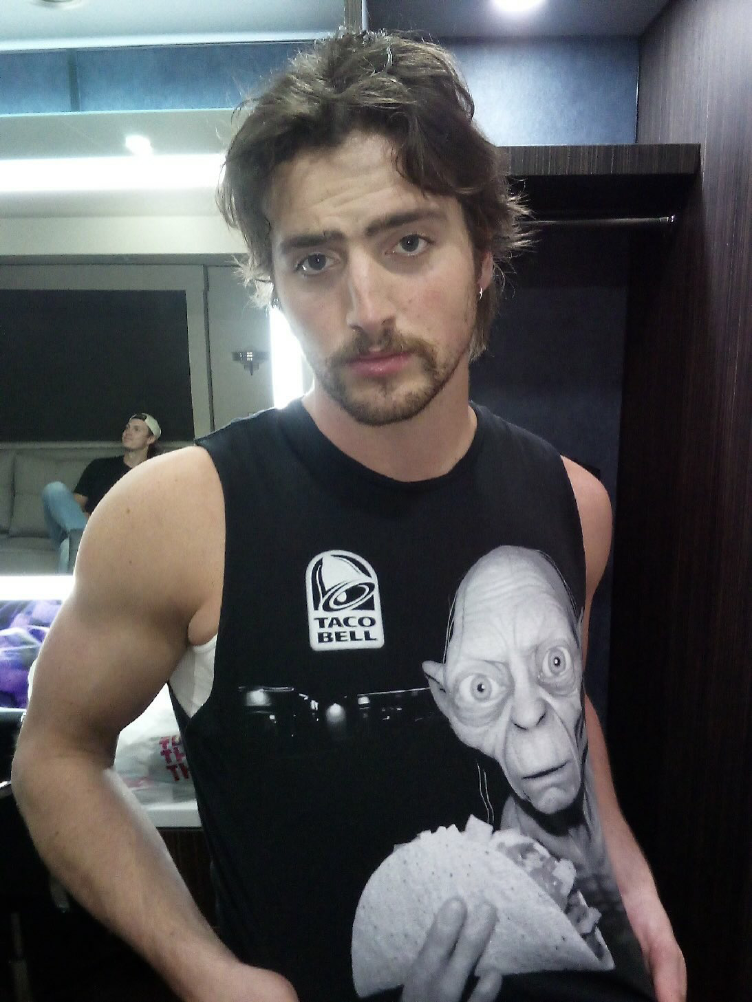 Benson Boone自曝新造型！终于换胡型了！发型也清爽了，变帅好多~~