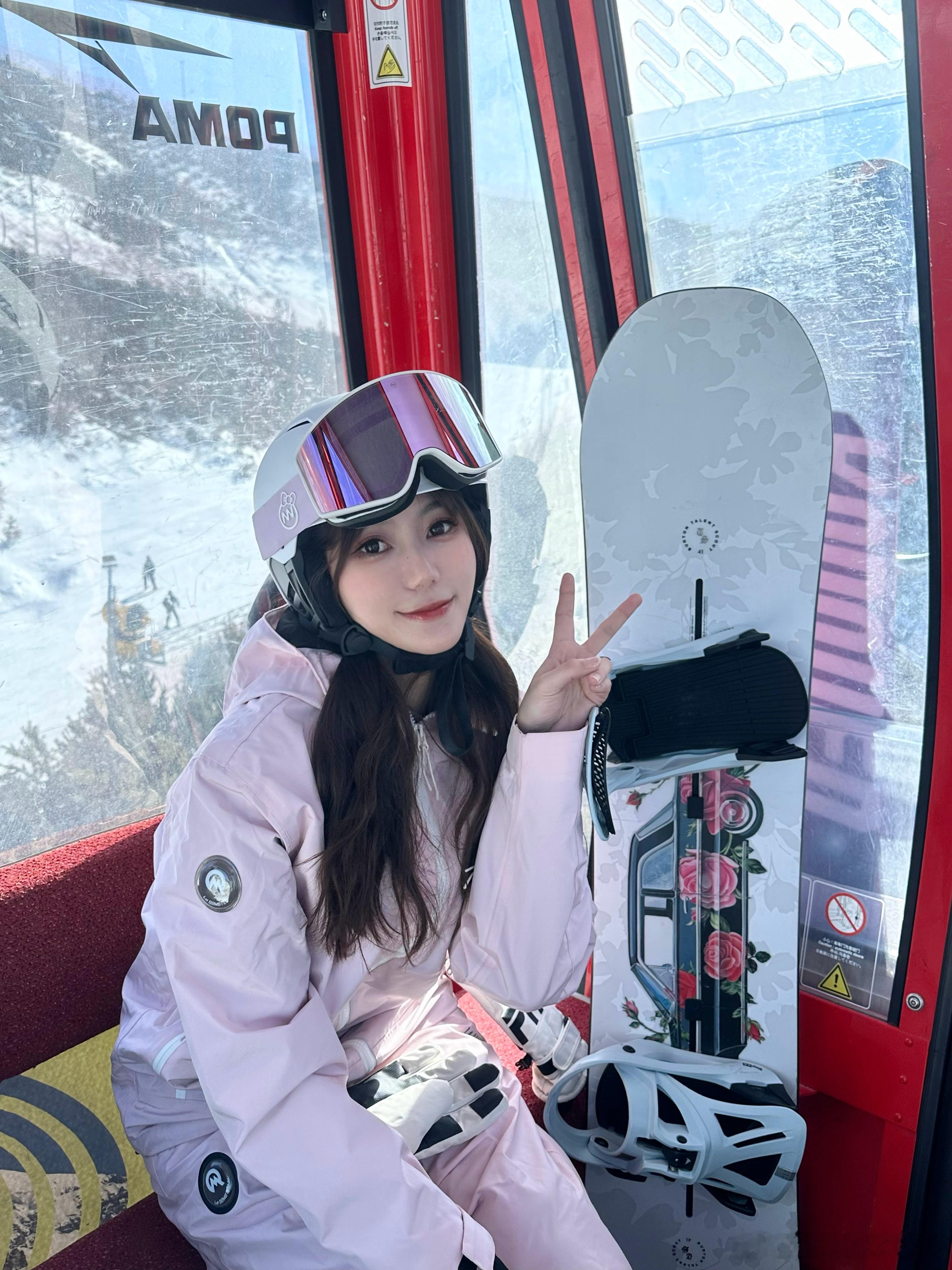 生活无解，雪场撒野🏂抓着雪季末端，来崇礼外滑啦[哇]3月中的崇礼竟然还下大雪噜