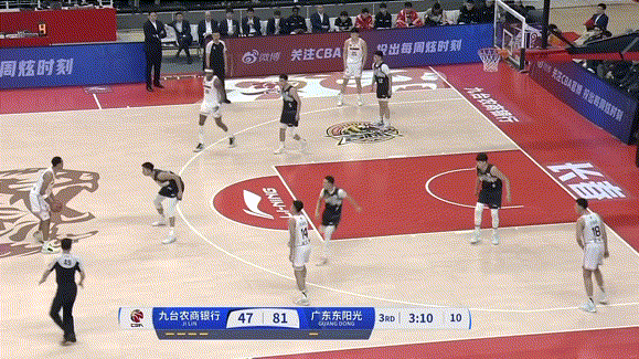 这种局贝兹利手拿把掐啊，logo位置的超远三分都来了太轻松！ 