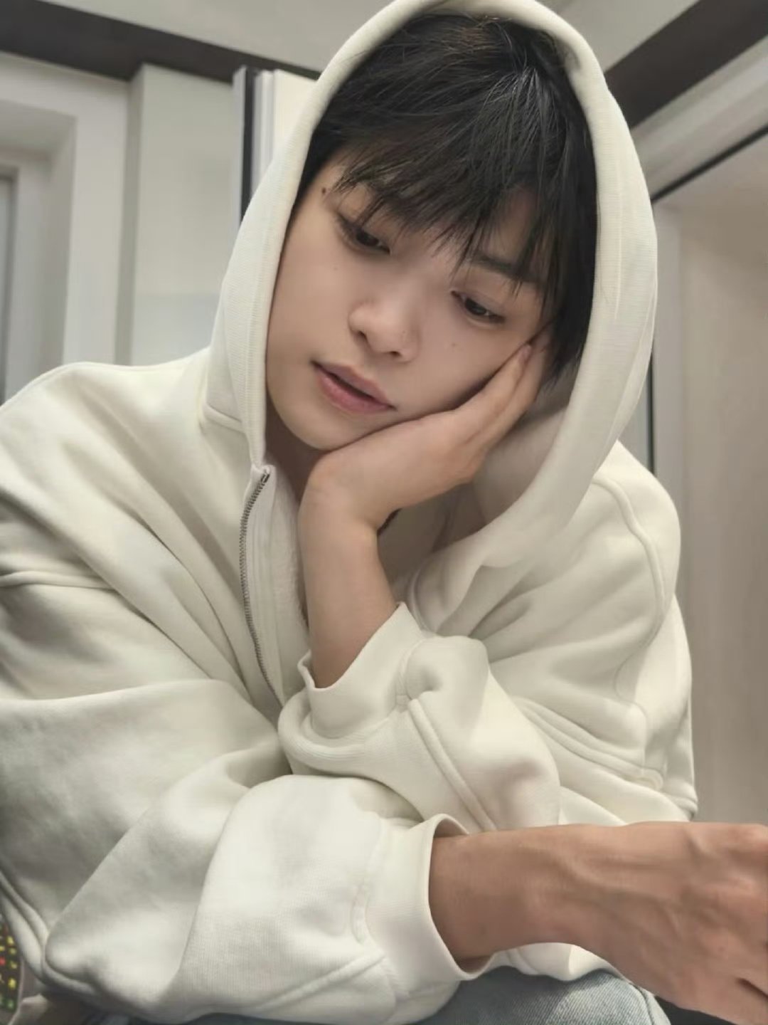 刚刚头像换成梓渝了刚刚很会选头像啊 