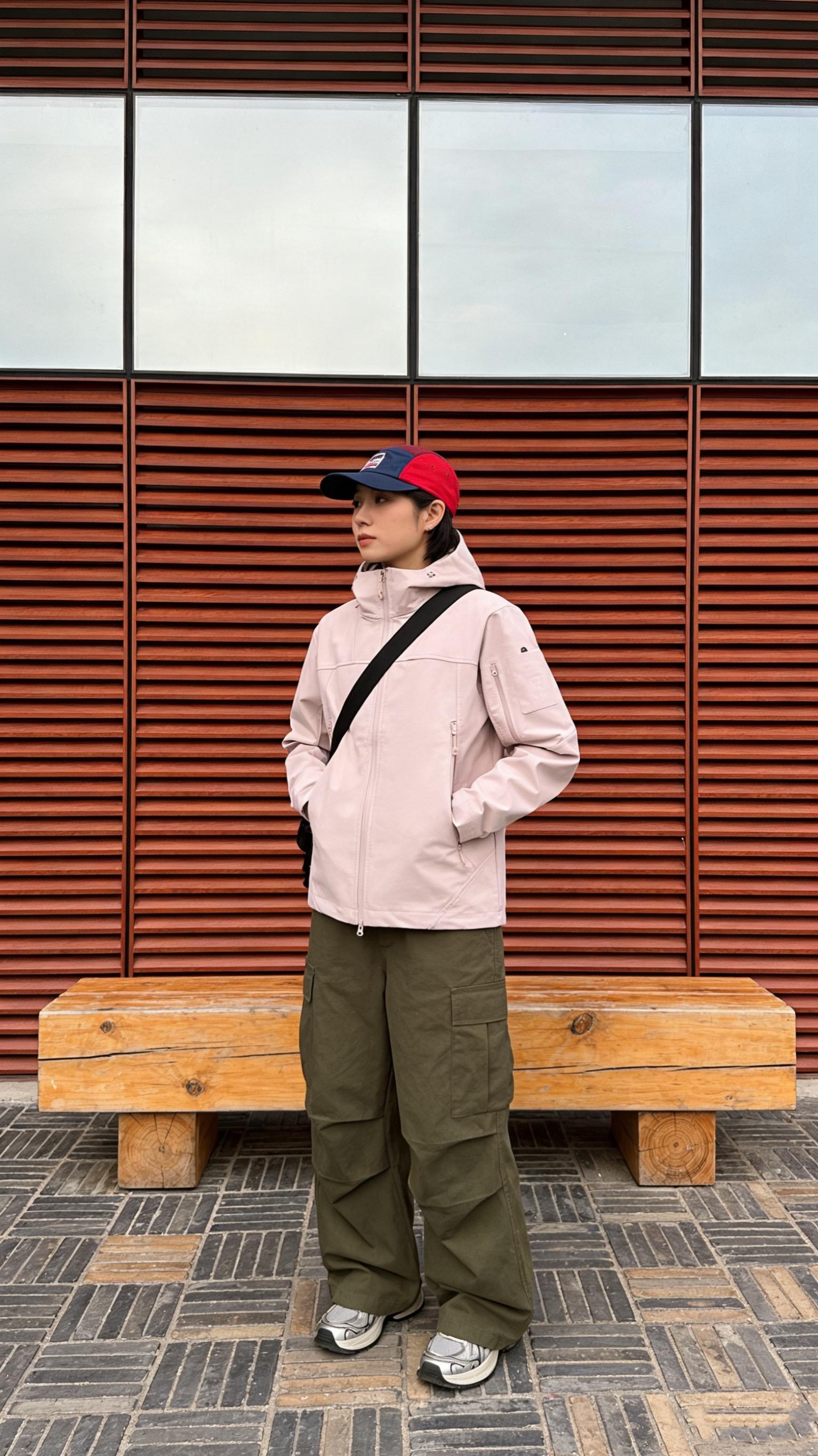 粉色冲锋衣绝绝子。    🔥