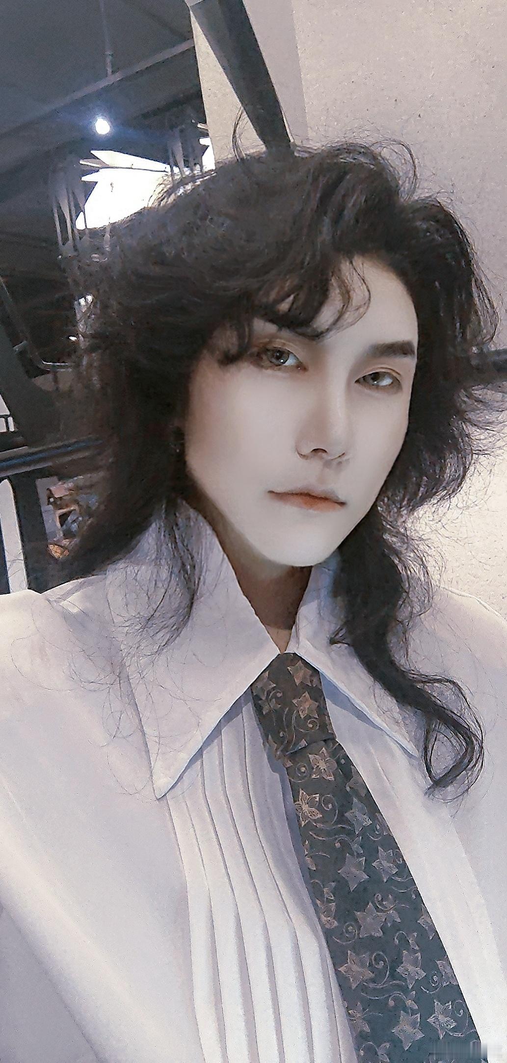 Hey,what's up today.​跟在我的身后，对那个世界说句screw