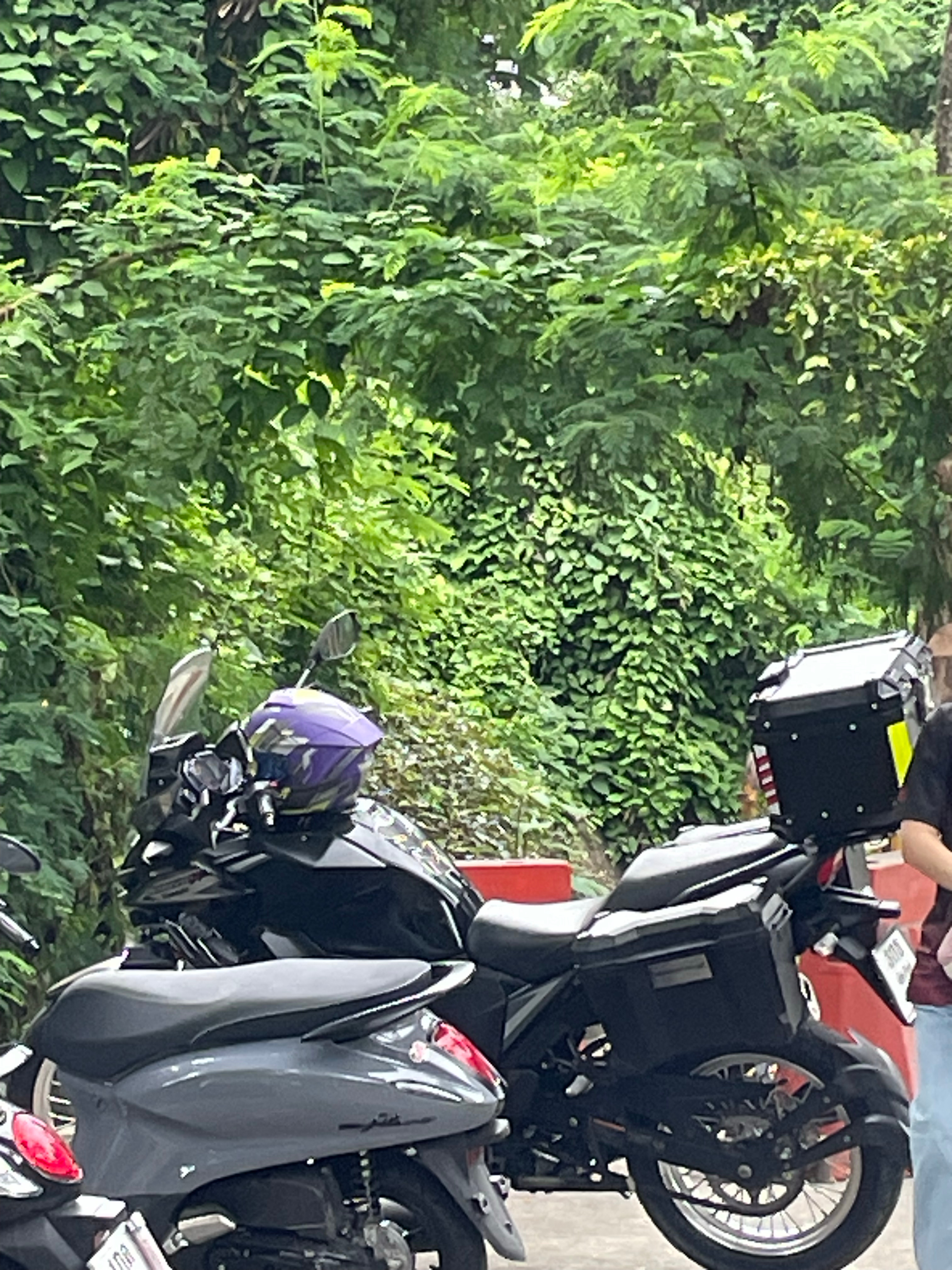 versys 300 初体验想把他扔了，死火了一次还算凑合不敢加速和变道的后果就
