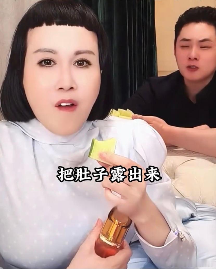 网红猫七七又怀孕了曝58岁网红猫七七怀第6胎了猫七七直播亲口曝出重磅喜讯，58岁