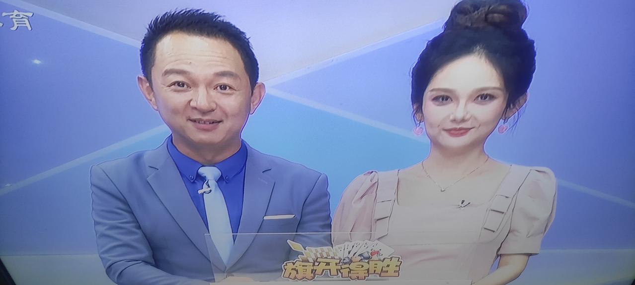 今天的《旗开得胜》斗地主节目，昨天侥幸当上擂主的滨海新区老乔守擂好运不再漏洞百出