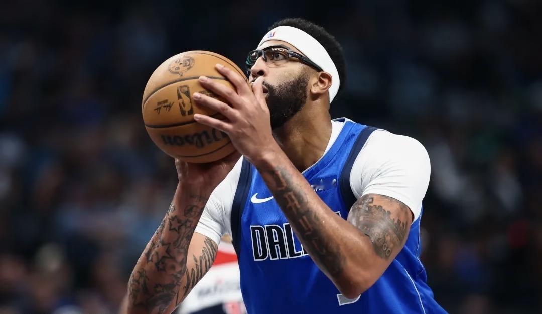 今年一定是东契奇荣誉年。理由有三：一是看浓眉的状态。他是个情绪化很严重的，在小牛