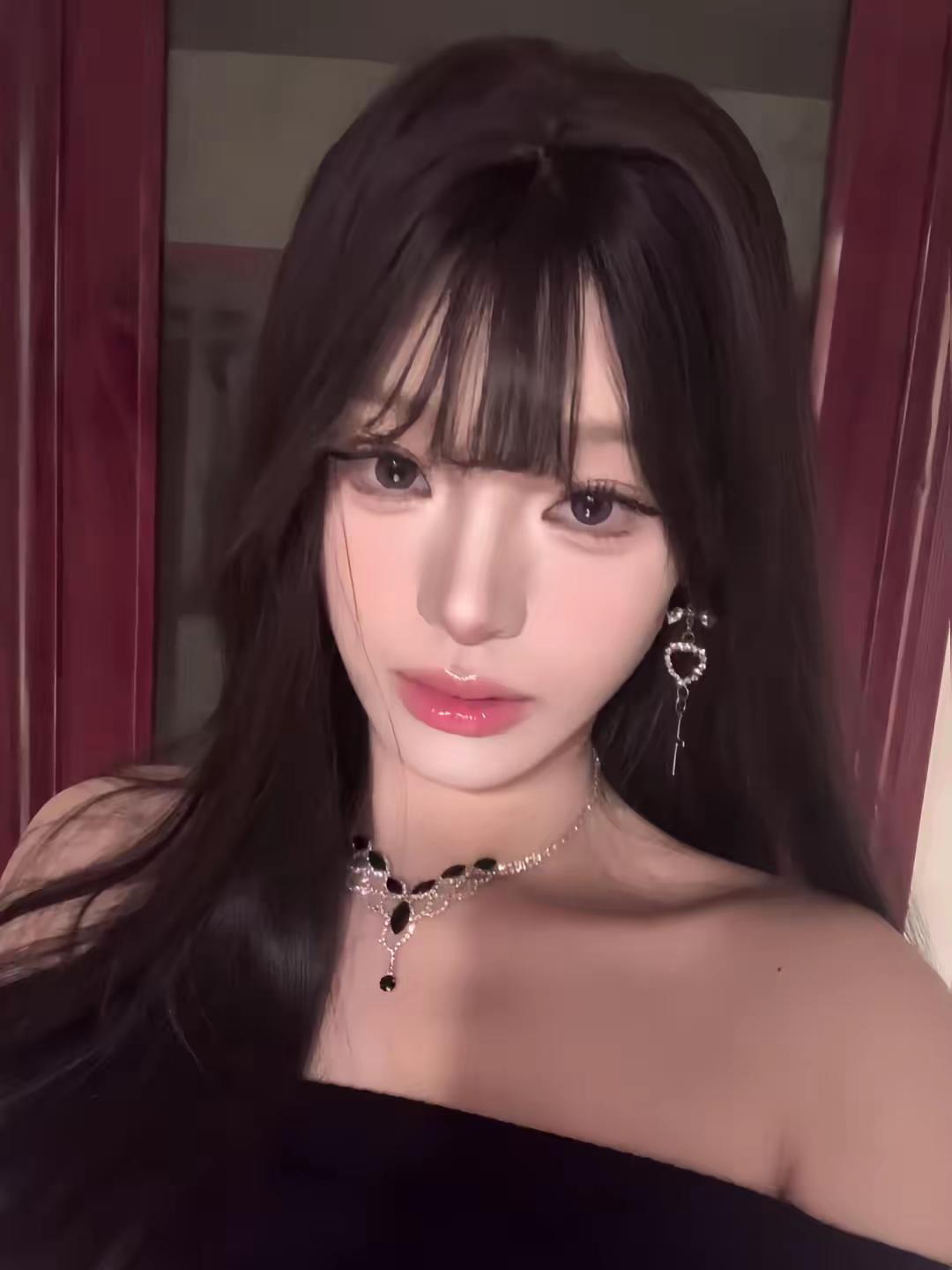 学别人的韩妆并装忧郁