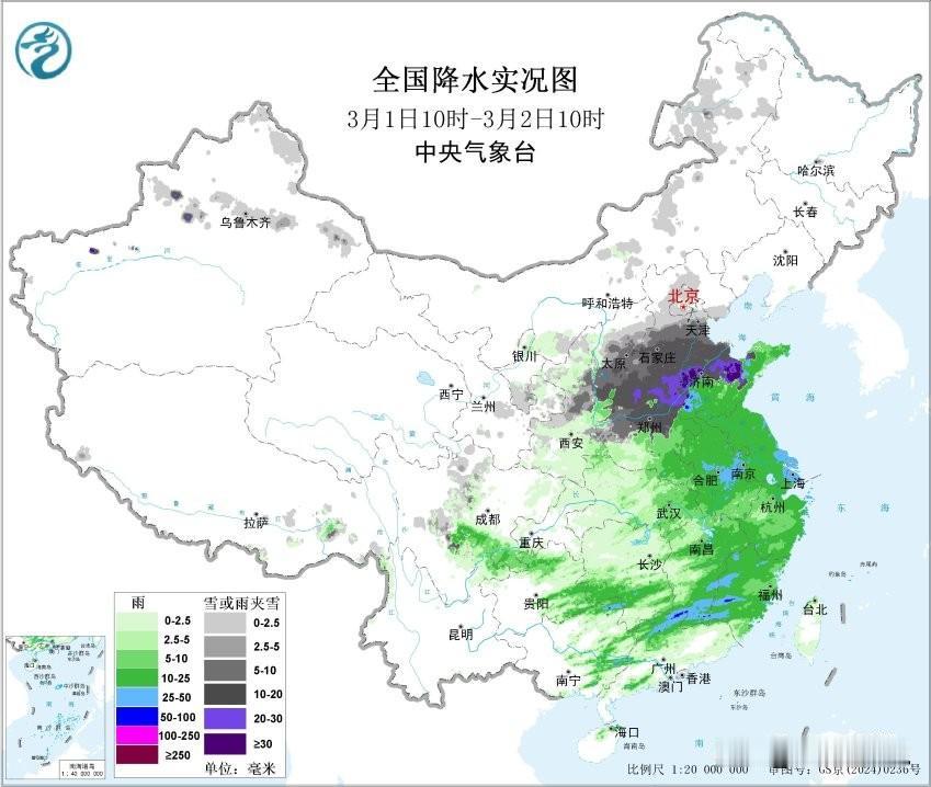 【京津冀降雪实况】受冷暖交汇影响，昨天白天到夜间，我省中南部出现强降雪天气。相较