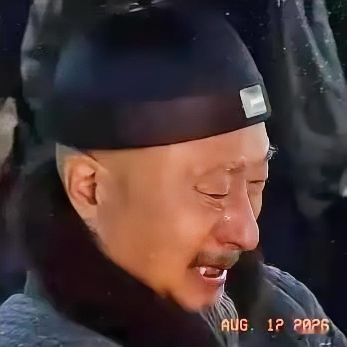 72岁陈佩斯，悲痛发文！
8月11日中午，陈佩斯突然更新社交账号，悲痛的发文悼念