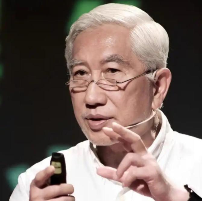 清华大学教授一语道破：搞无人驾驶汽车、无人酒店、饭店机器人都不奇怪，但现在的智能