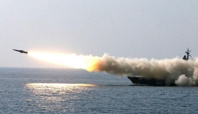 俄军锁定天价目标，毫不犹豫发射：520万美元锆石高超导弹摧毁！俄军突然向苏梅州，