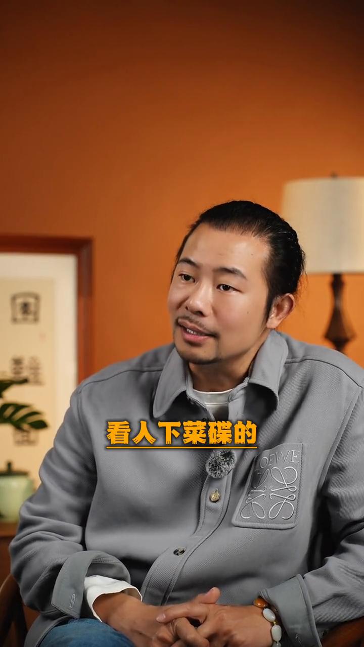 报复一个男人最狠的方式。
报复一个变心男最狠的方式不是跟他去哭闹，也不是跟他去硬