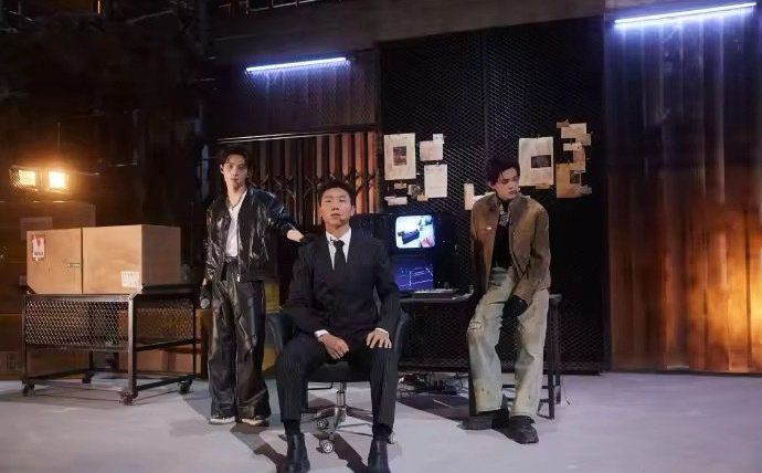 #石凯井胧是不是偷了阿如那的物资包#偶然发现石凯井胧在舞台上拿的包是阿如那的物资