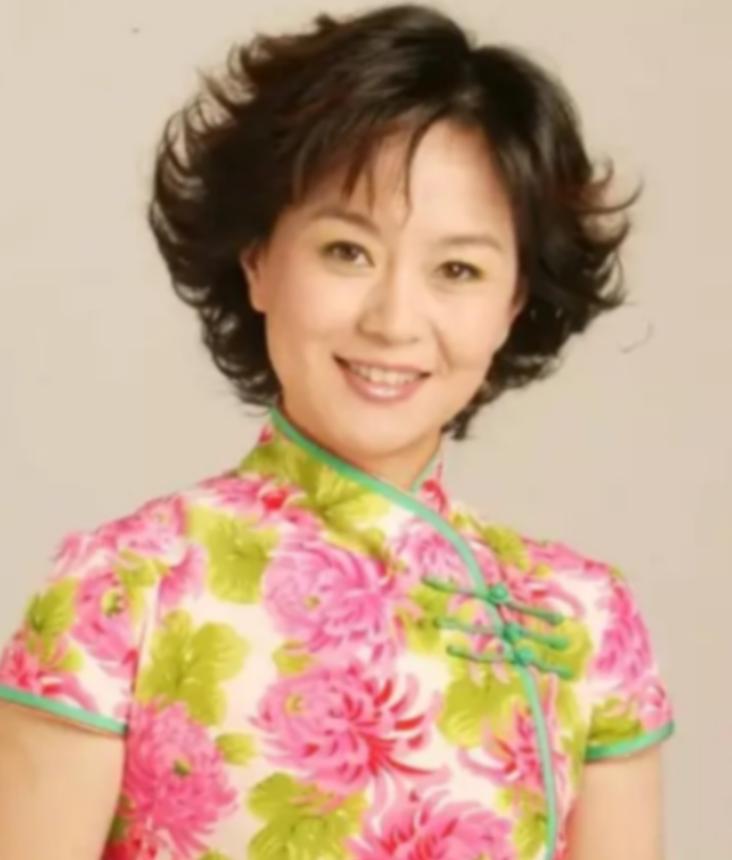 1999年，鞠萍向丈夫提出了离婚，丈夫却提出孩子和钱只能带走一样。鞠萍一听就知道