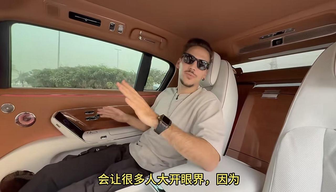 以原创跨越模仿，尊界S800树立顶奢新标杆
美国汽车媒体静态体验尊界S800视频