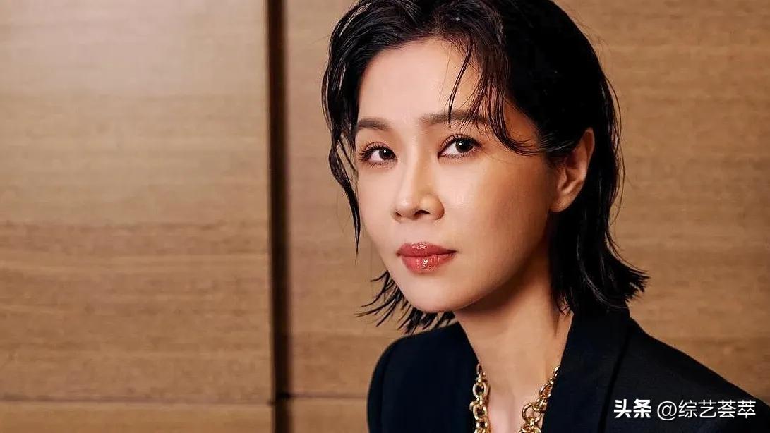 你知道，谁被业内称为「剧场女神」？
 
谢盈萱，1979年彰化出生，毕业于北艺大