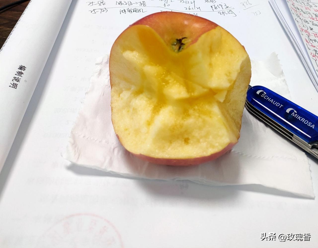 你认为怎样的人才算优秀？首先要诚信，做不到的就别说了，再写✍🏻，人都有缺点，比