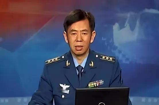 最近这段时间，咱们国防领域的戴旭大校提出了一个让人深思的看法：
当敌人都快摸到家