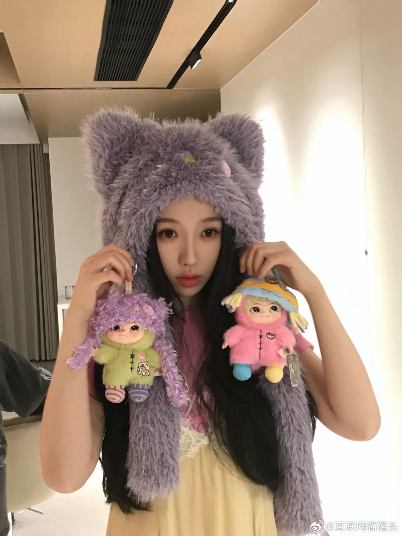 虞书欣和wakuku同款帽子欣欣子和wakuku戴同款帽子也太甜了吧！软萌猫耳+