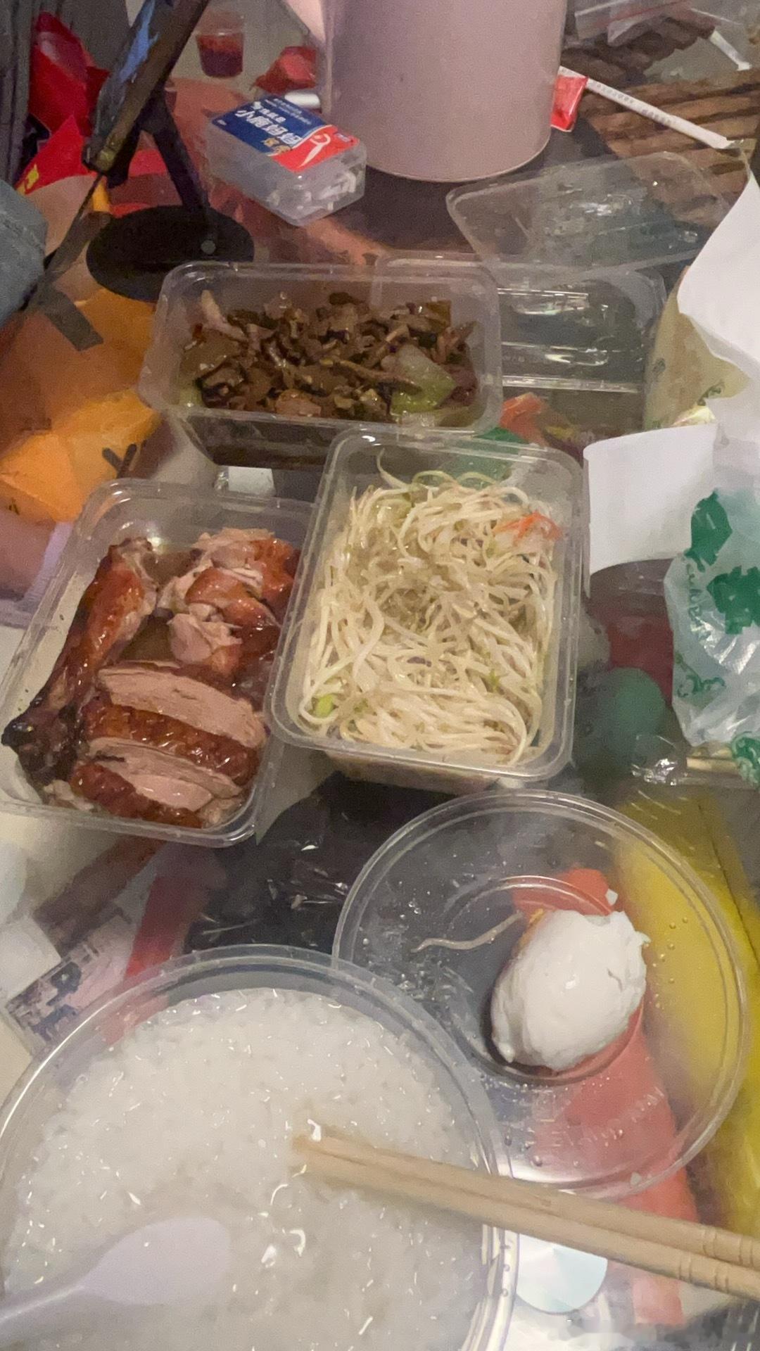 看完今天这四场世界杯，吃上饭了兄弟们 