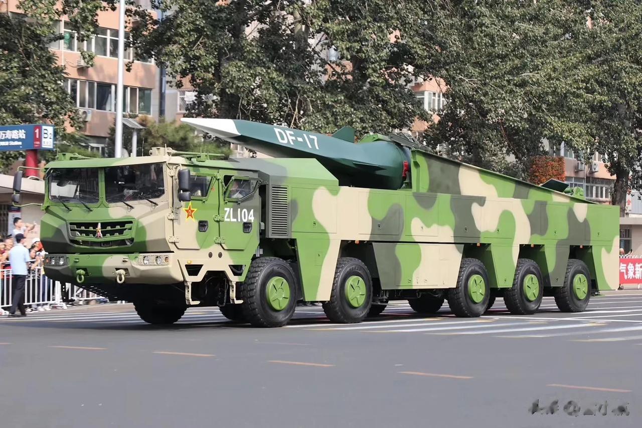 祖国的战略基石，“圆木”系列运输车。[得意]