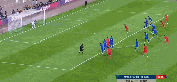 小摩托费南多点球不进后没能及时调整心态，几分钟后过了门将后却不选择打空门完成救赎