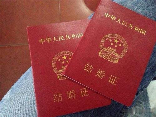 重庆，女子和丈夫领完结婚证1个月后，就开始分居，从没有过夫妻生活，直到第2年，女